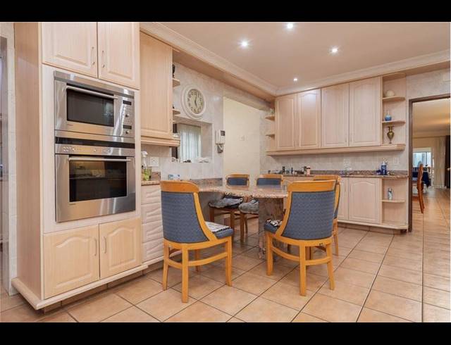 5 BEDROOM HOUSE FOR SALE IN BASSONIA